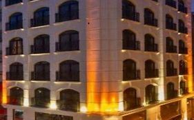 Darkmen Hotel